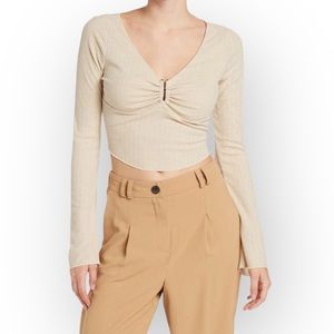 ASTR The Label Long Sleeved Crop Top with U-ring